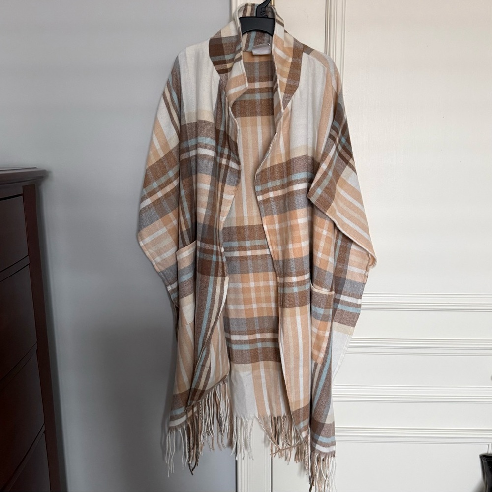 NWT One Size Simply Noelle Fall Plaid Shawl/Poncho